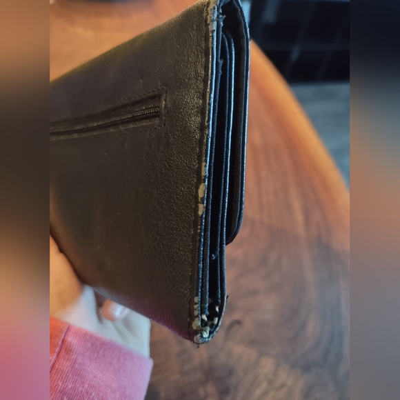Kenneth Cole Reaction Large Flip Wallet - Picture 4 of 11